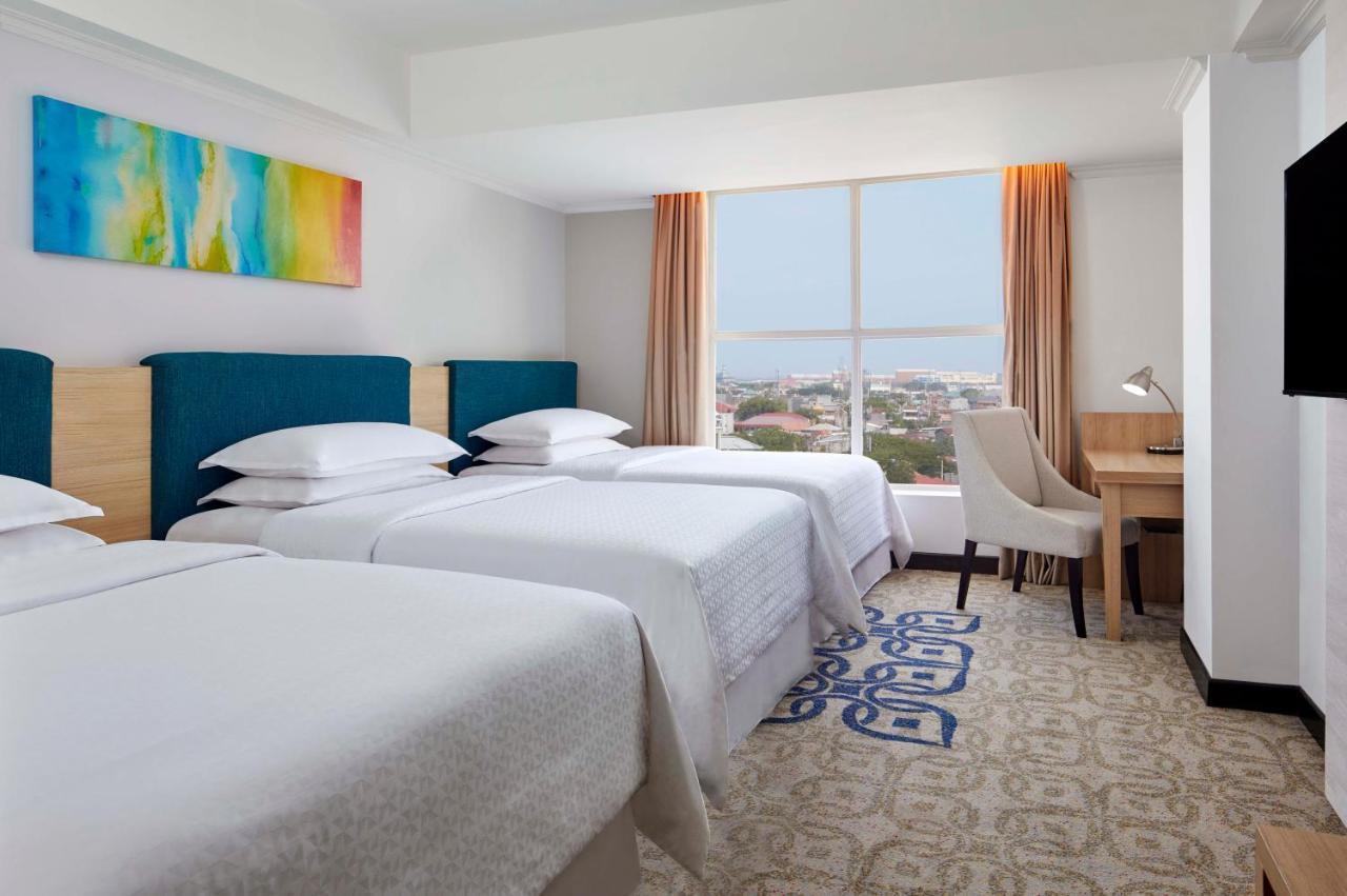 Four Points By Sheraton Makassar Extérieur photo