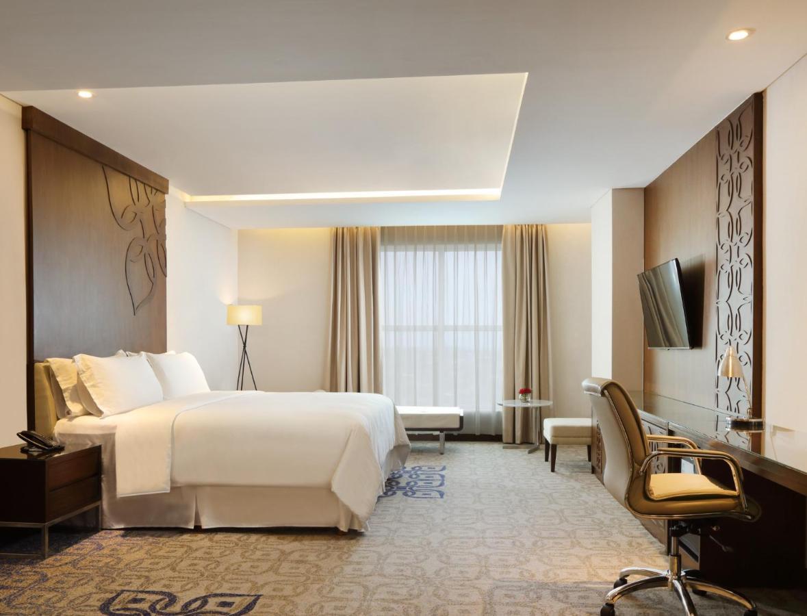 Four Points By Sheraton Makassar Extérieur photo