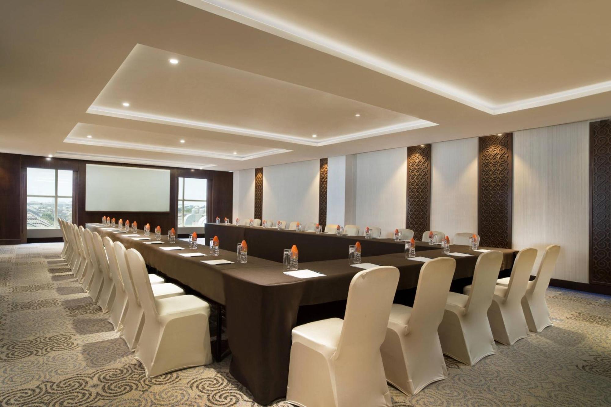 Four Points By Sheraton Makassar Extérieur photo