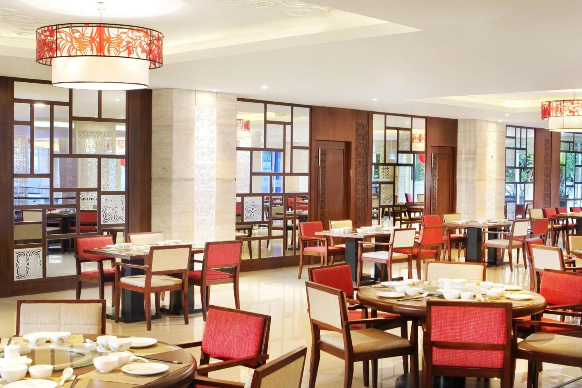 Four Points By Sheraton Makassar Extérieur photo