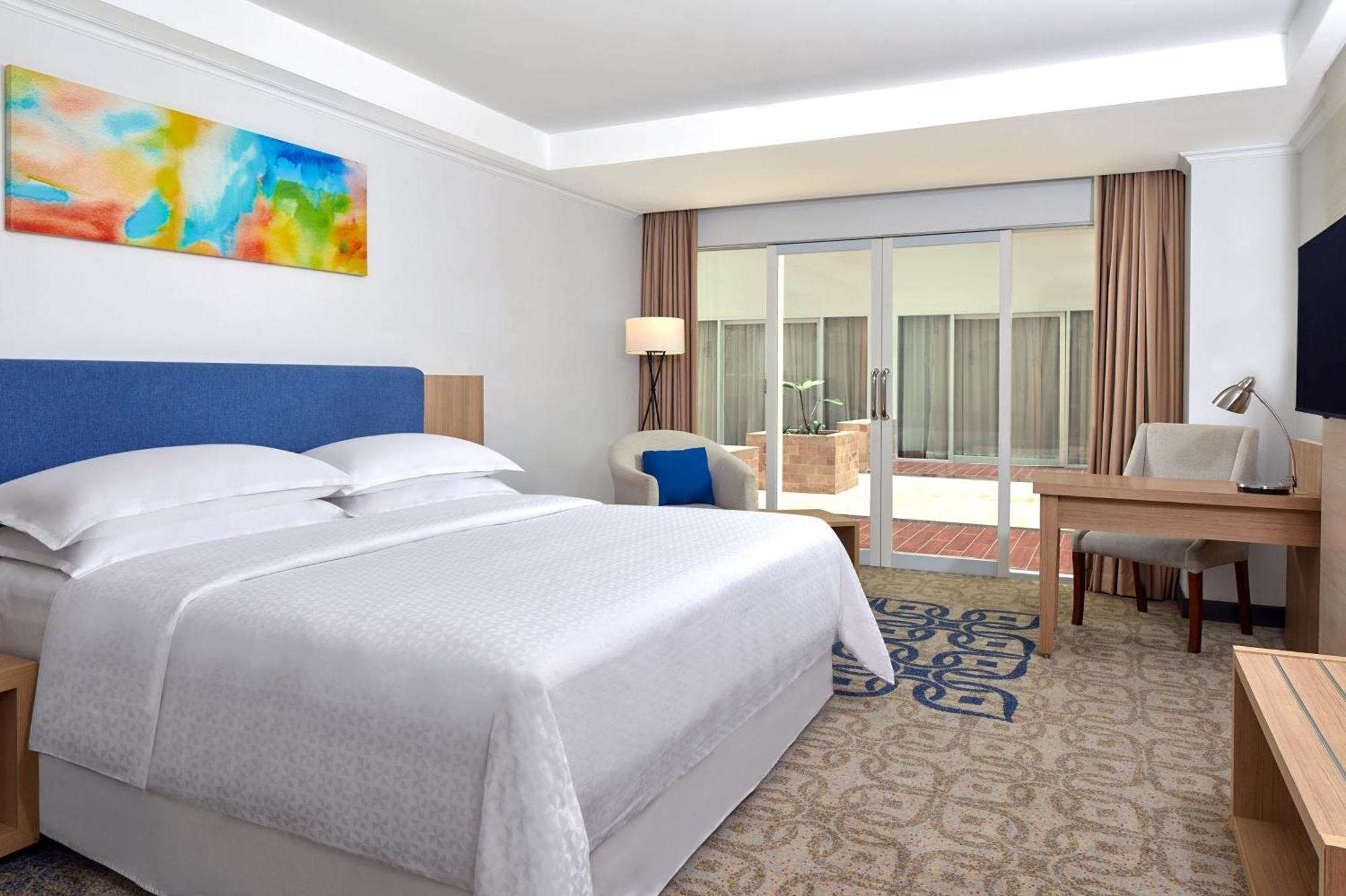Four Points By Sheraton Makassar Extérieur photo